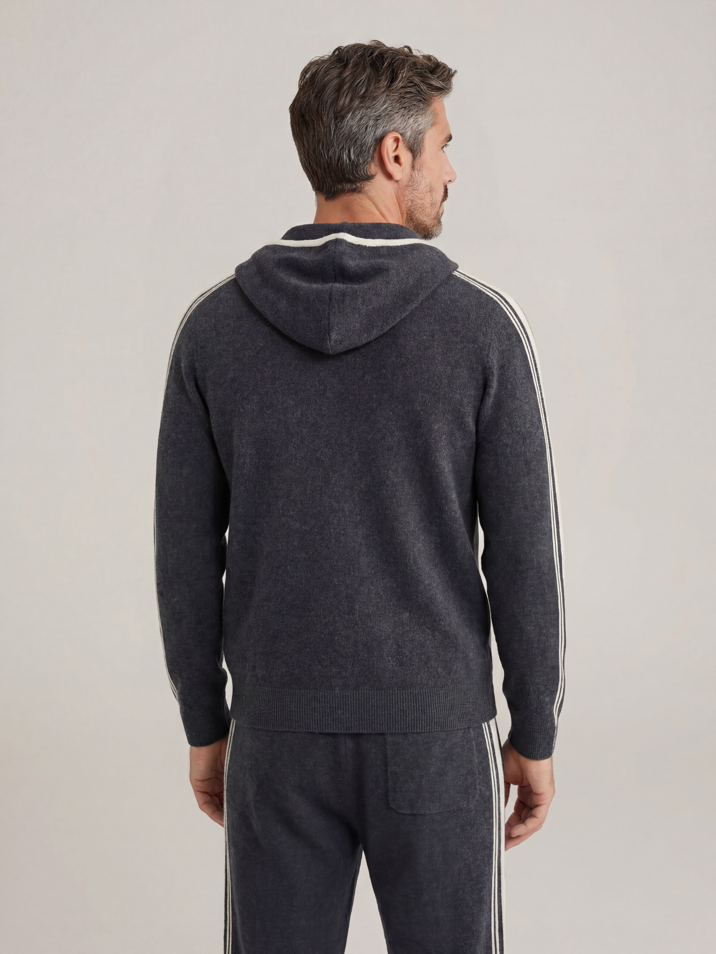 Conjunto de Firma Gris Oscuro con Capucha