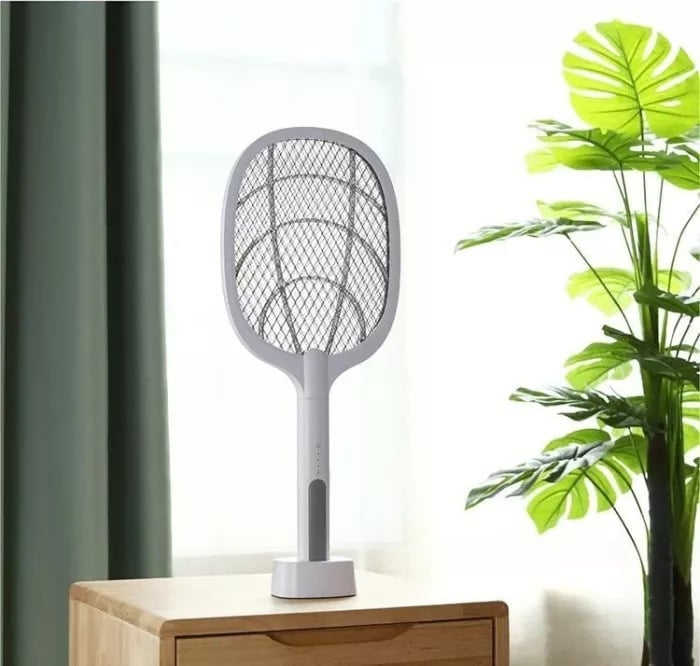 🚫🦟 Raquette Électrique 2-en-1 et Lampe Anti-Moustiques pour la Nuit