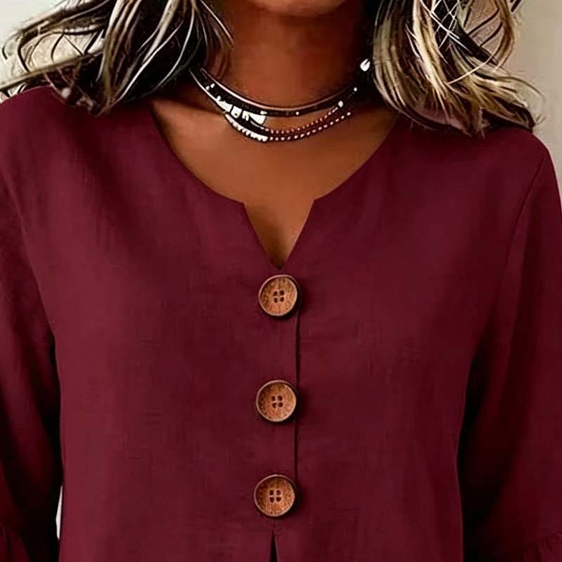 👚 50% DE RÉDUCTION 🌸 Blouse à col en V et manches à volants – Tissu fluide & léger – Parfaite pour un look romantique ou chic au quotidien – facile à associer avec jean ou jupe ✨🌿