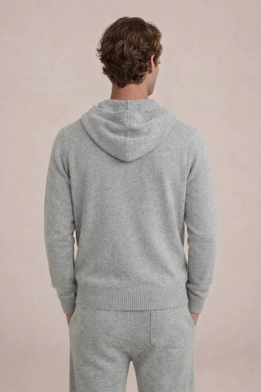 Conjunto de Firma Gris Claro con Capucha